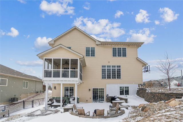 2150 Glen Oaks Drive, Coralville, IA 52241