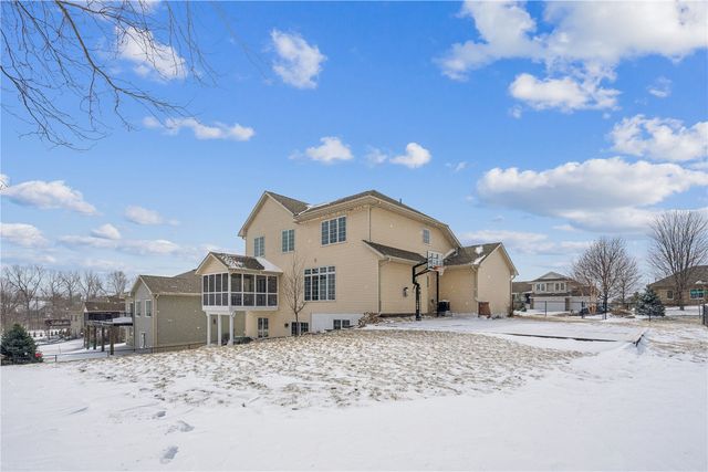 2150 Glen Oaks Drive, Coralville, IA 52241