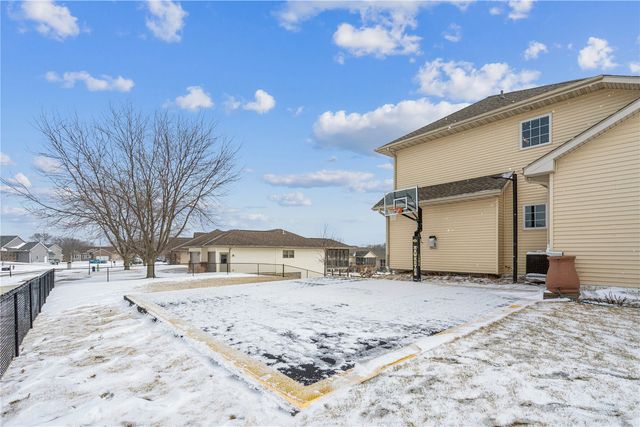 2150 Glen Oaks Drive, Coralville, IA 52241