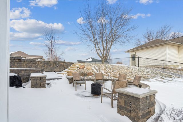 2150 Glen Oaks Drive, Coralville, IA 52241