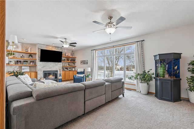 2150 Glen Oaks Drive, Coralville, IA 52241