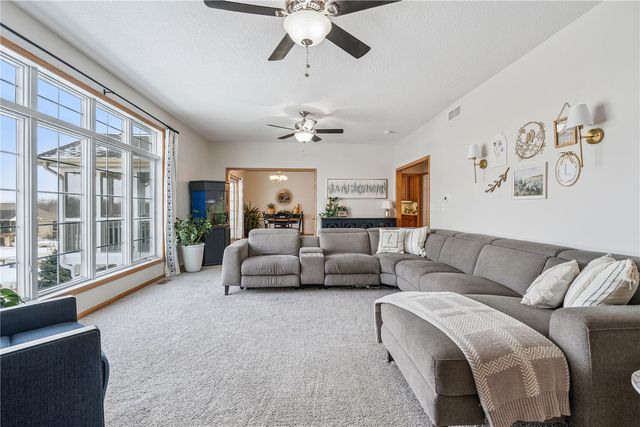 2150 Glen Oaks Drive, Coralville, IA 52241