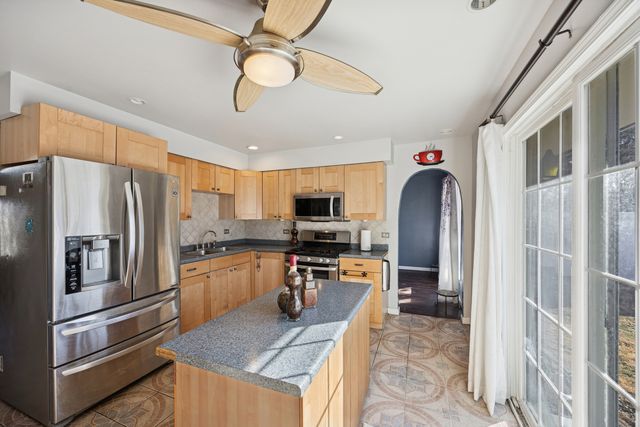 803 E 193rd Street, Glenwood, IL 60425