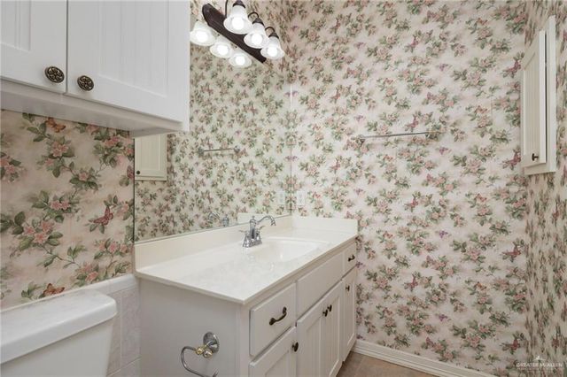 3445 E Country Club Drive N, Edinburg, TX 78542