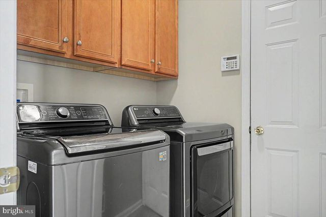 6 STIRLING DR, Newark, DE 19702