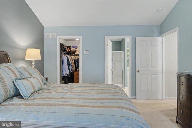 6 STIRLING DR, Newark, DE 19702