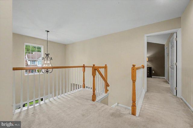 6 STIRLING DR, Newark, DE 19702