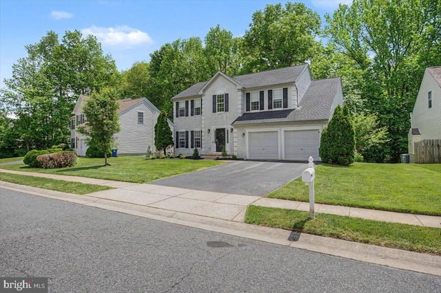 6 STIRLING DR, Newark, DE 19702