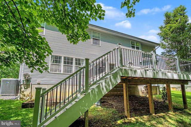 6 STIRLING DR, Newark, DE 19702
