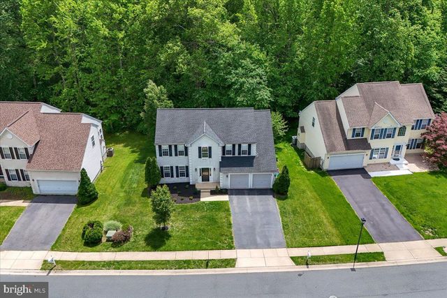6 STIRLING DR, Newark, DE 19702