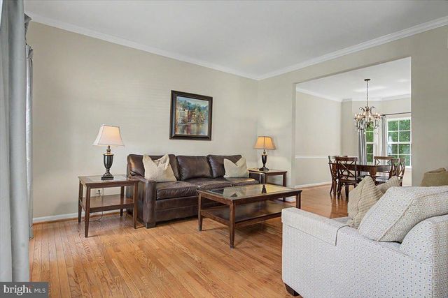 6 STIRLING DR, Newark, DE 19702