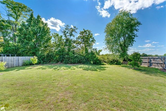 307 N Tacoma Street, Farmington, AR 72730