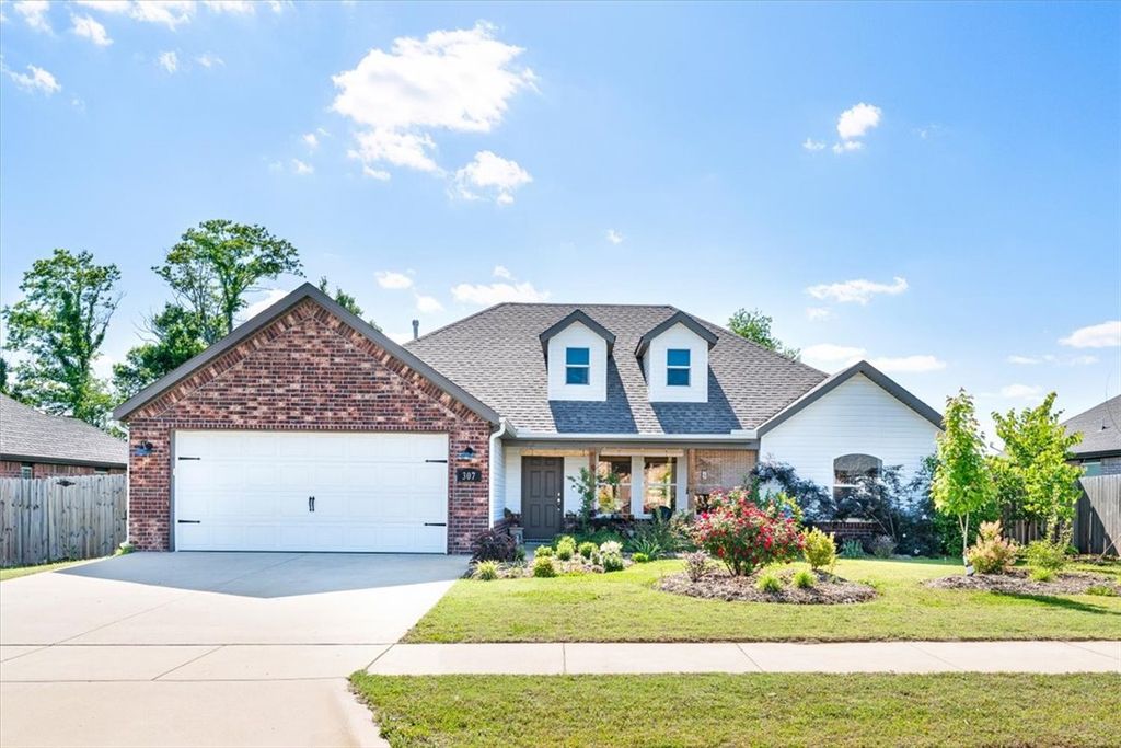 307 N Tacoma Street, Farmington, AR 72730