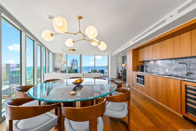 2139 Kuhio Avenue 3007, Honolulu, HI 96815