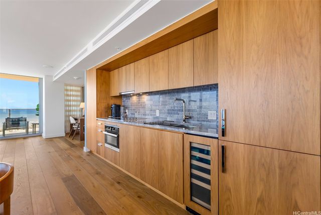 2139 Kuhio Avenue 3007, Honolulu, HI 96815