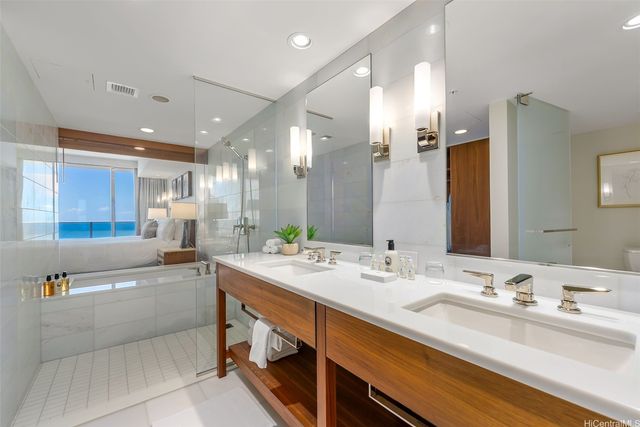 2139 Kuhio Avenue 3007, Honolulu, HI 96815