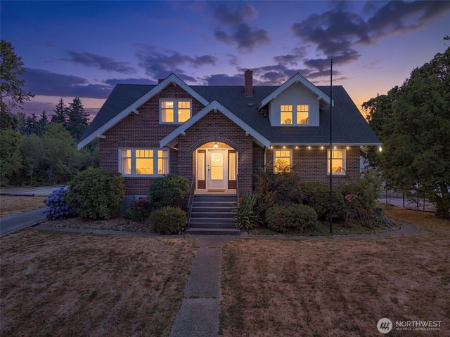 811 121st E, Tacoma, WA 98445