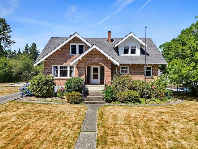 811 121st E, Tacoma, WA 98445