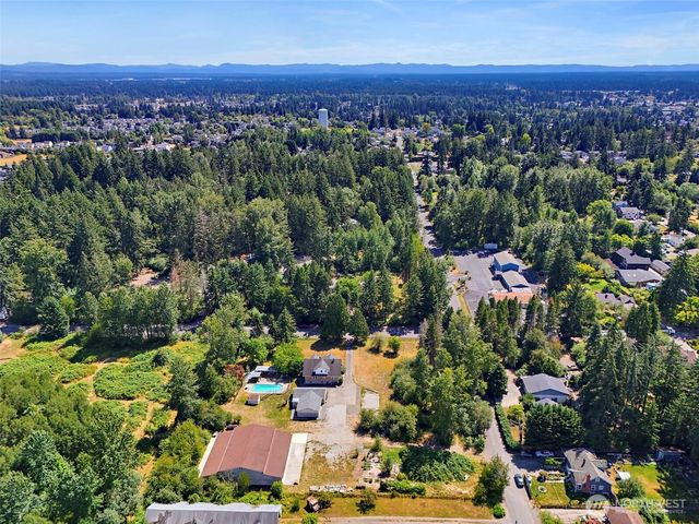 811 121st E, Tacoma, WA 98445