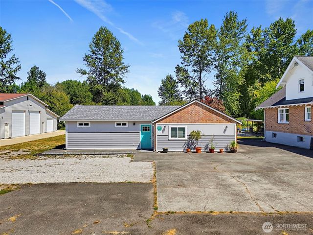 811 121st E, Tacoma, WA 98445
