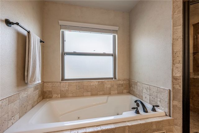 1110 Chattie Drive, Centerton, AR 72719