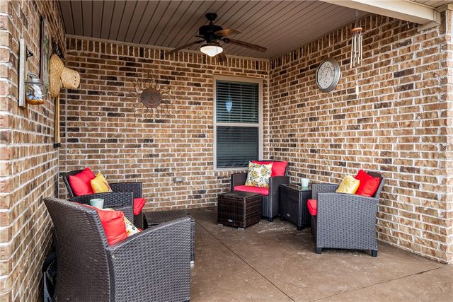 1110 Chattie Drive, Centerton, AR 72719