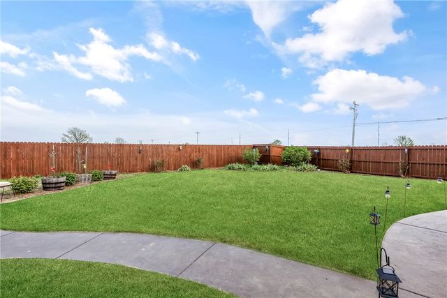 1110 Chattie Drive, Centerton, AR 72719