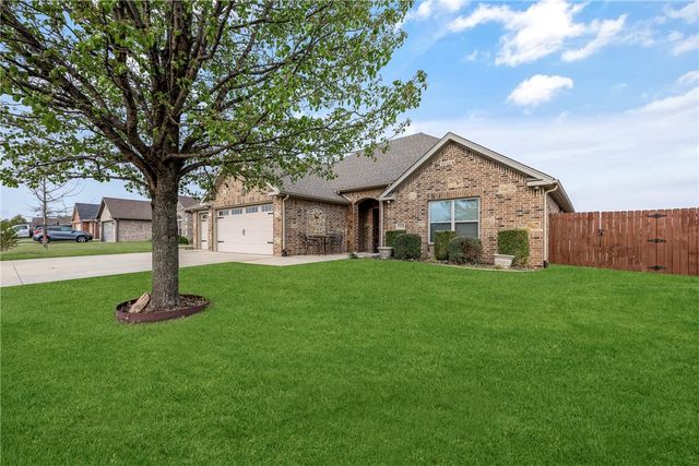 1110 Chattie Drive, Centerton, AR 72719