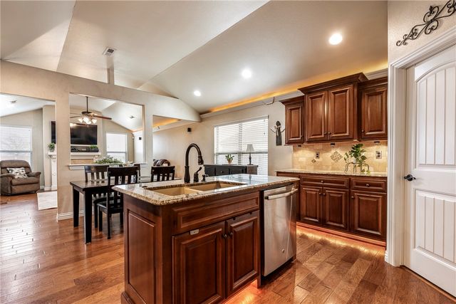 1110 Chattie Drive, Centerton, AR 72719