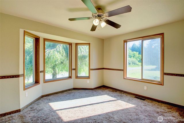3046 Old Highway 99 North Road, Burlington, WA 98233