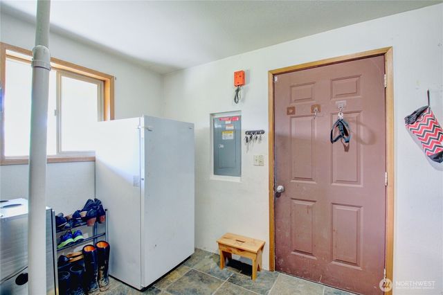 3046 Old Highway 99 North Road, Burlington, WA 98233