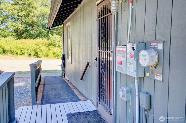 3046 Old Highway 99 North Road, Burlington, WA 98233