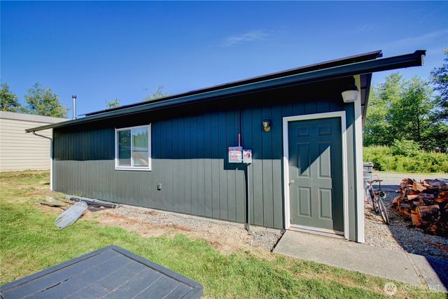 3046 Old Highway 99 North Road, Burlington, WA 98233