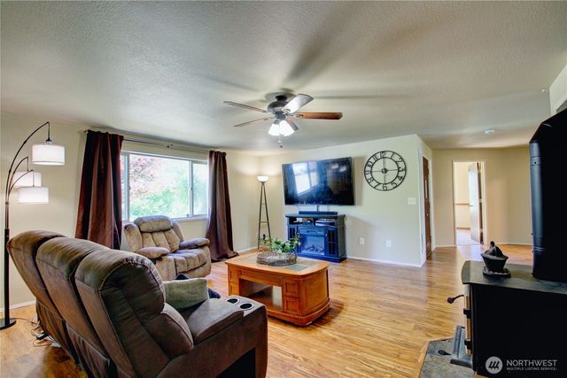 3046 Old Highway 99 North Road, Burlington, WA 98233
