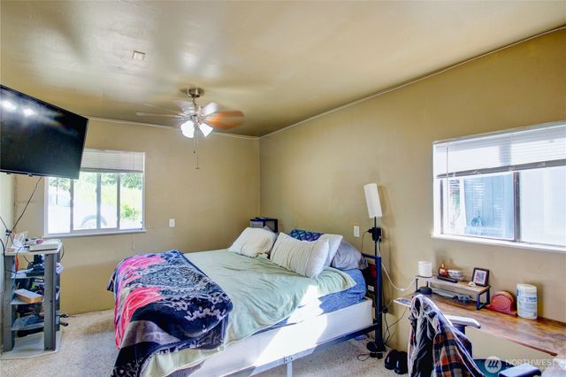 3046 Old Highway 99 North Road, Burlington, WA 98233