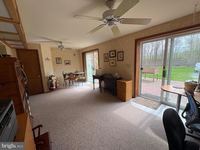 8 BRIAR CHASE RD, West Grove, PA 19390
