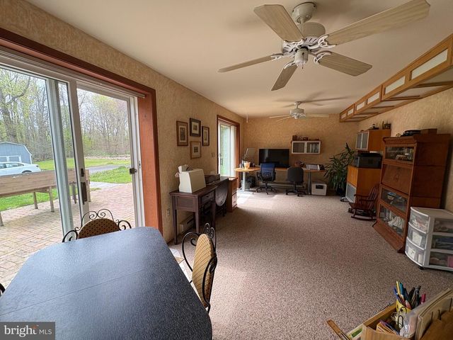 8 BRIAR CHASE RD, West Grove, PA 19390