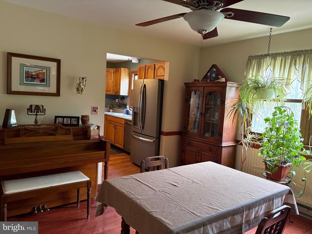 8 BRIAR CHASE RD, West Grove, PA 19390