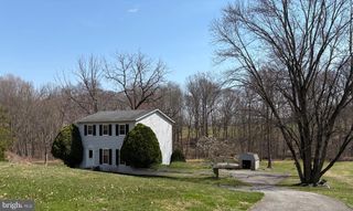8 BRIAR CHASE RD, West Grove, PA 19390