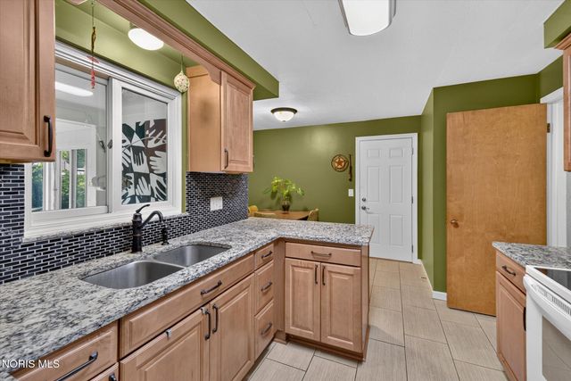 3417 Blairmont Avenue, Toledo, OH 43614