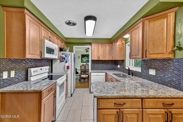 3417 Blairmont Avenue, Toledo, OH 43614