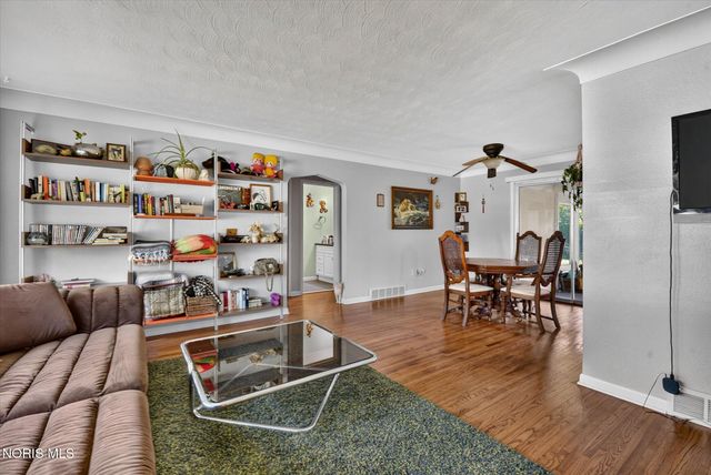 3417 Blairmont Avenue, Toledo, OH 43614