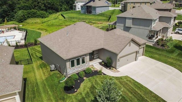 10308 N Corrington Avenue, Kansas City, MO 64156