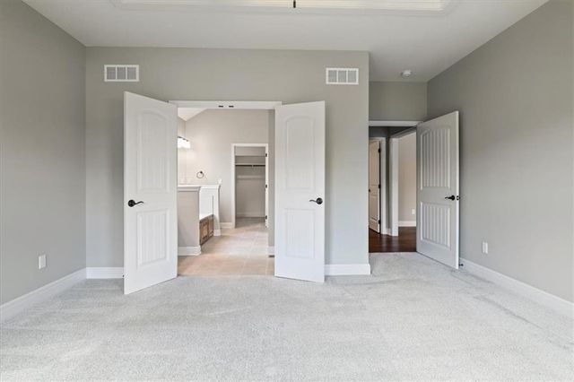 10308 N Corrington Avenue, Kansas City, MO 64156