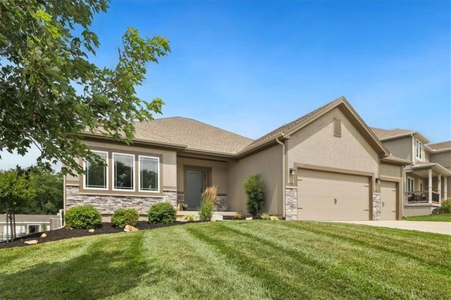 10308 N Corrington Avenue, Kansas City, MO 64156