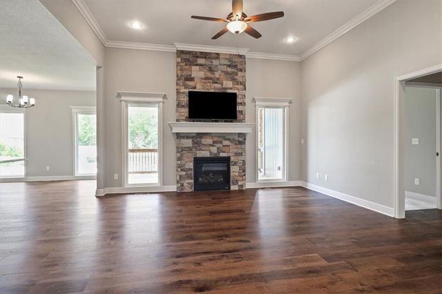 10308 N Corrington Avenue, Kansas City, MO 64156