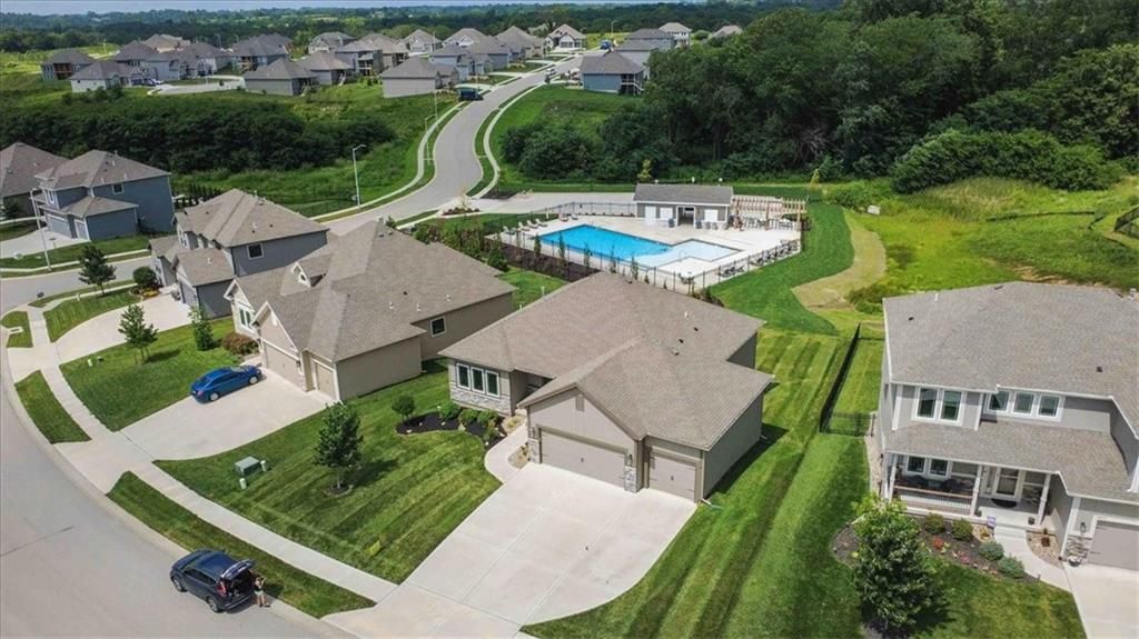 10308 N Corrington Avenue, Kansas City, MO 64156