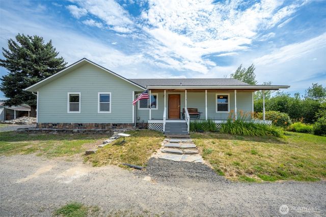 8511 E Hamilton Road, Chattaroy, WA 99003