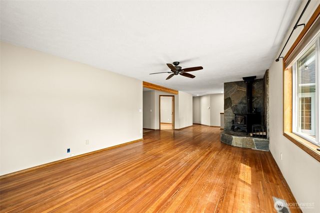 8511 E Hamilton Road, Chattaroy, WA 99003