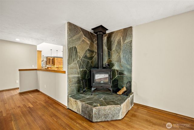 8511 E Hamilton Road, Chattaroy, WA 99003